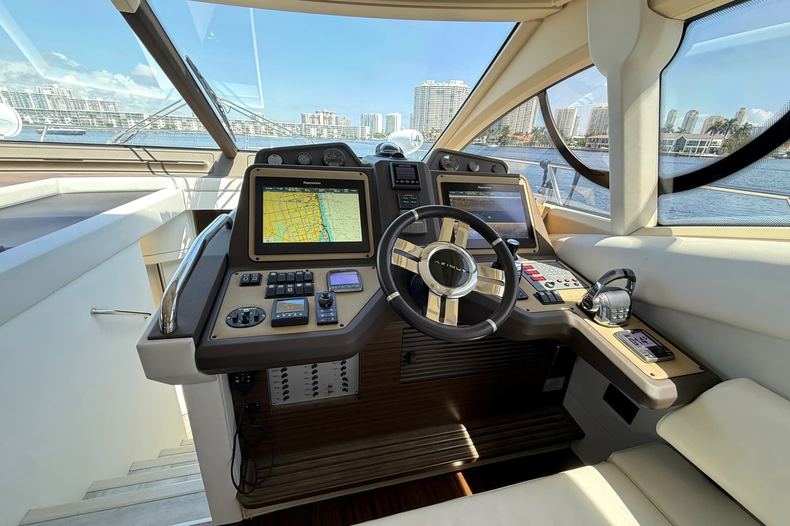 2015 Azimut 54