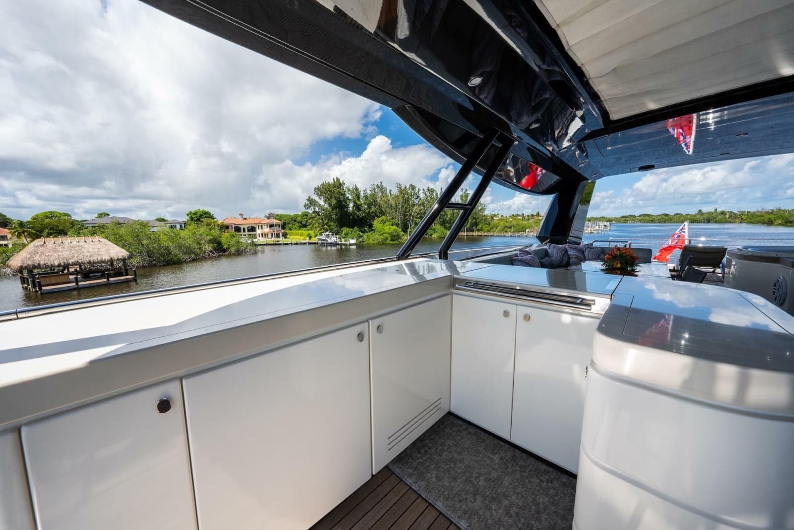 2015 Monte Carlo Yachts MCY 86