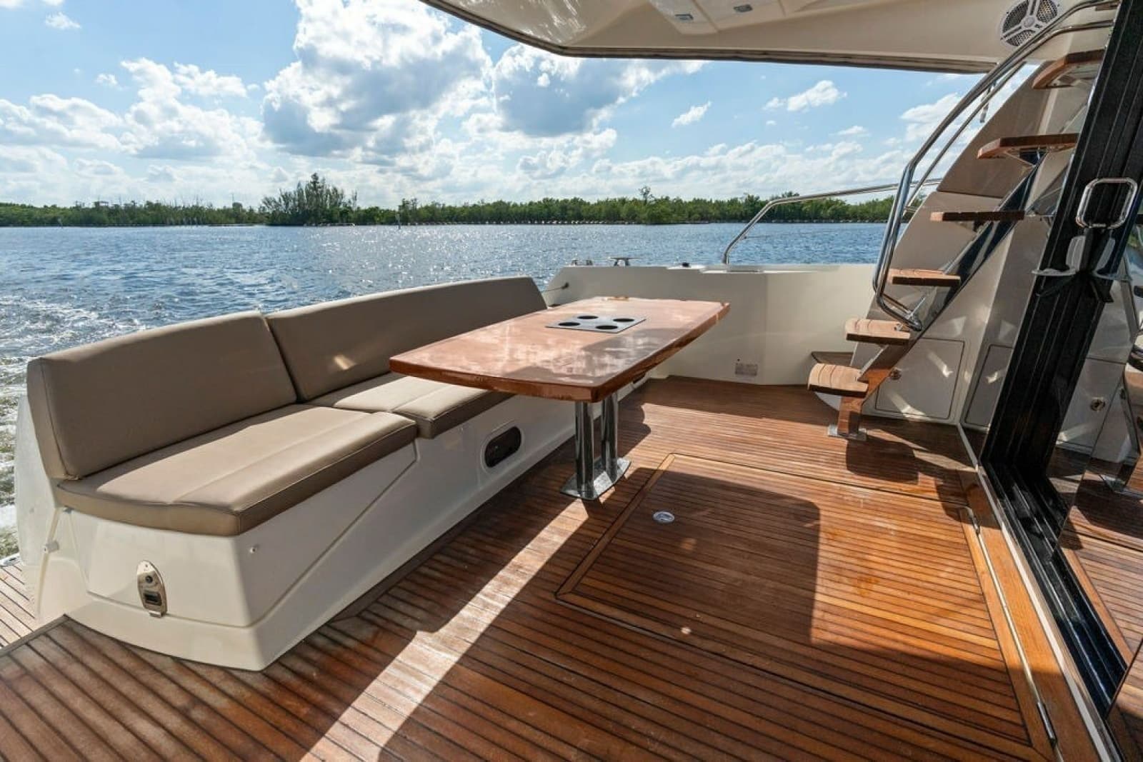 2015 Prestige 550