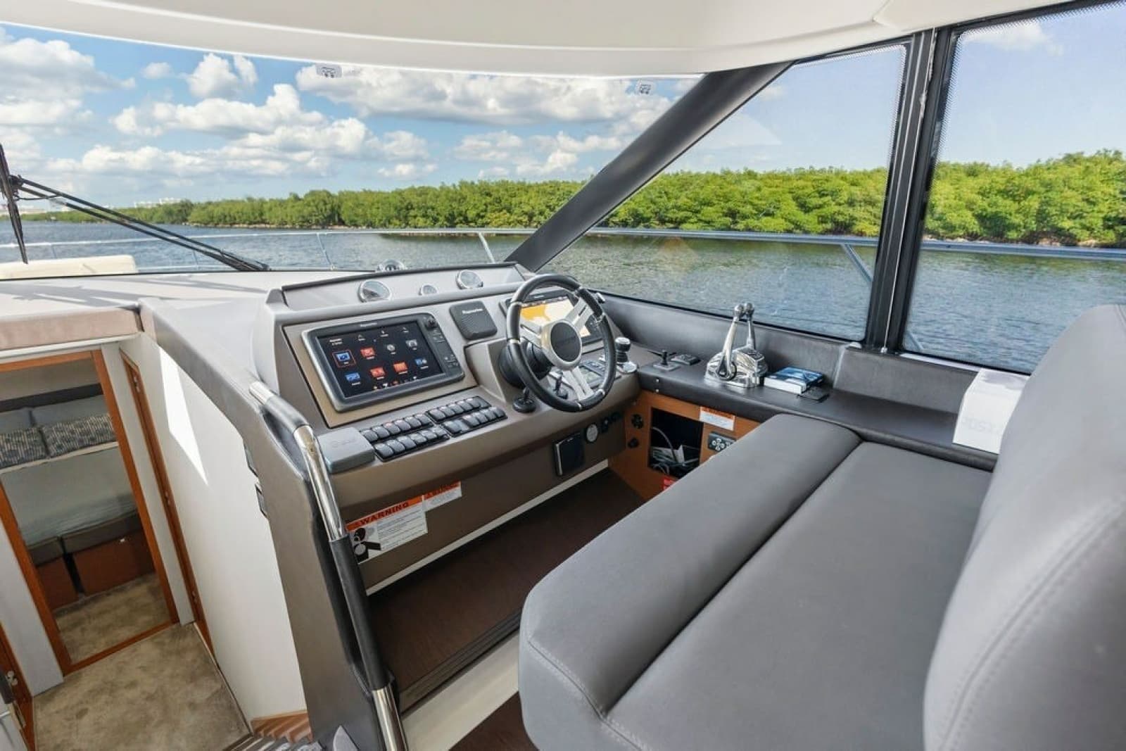 2015 Prestige 550