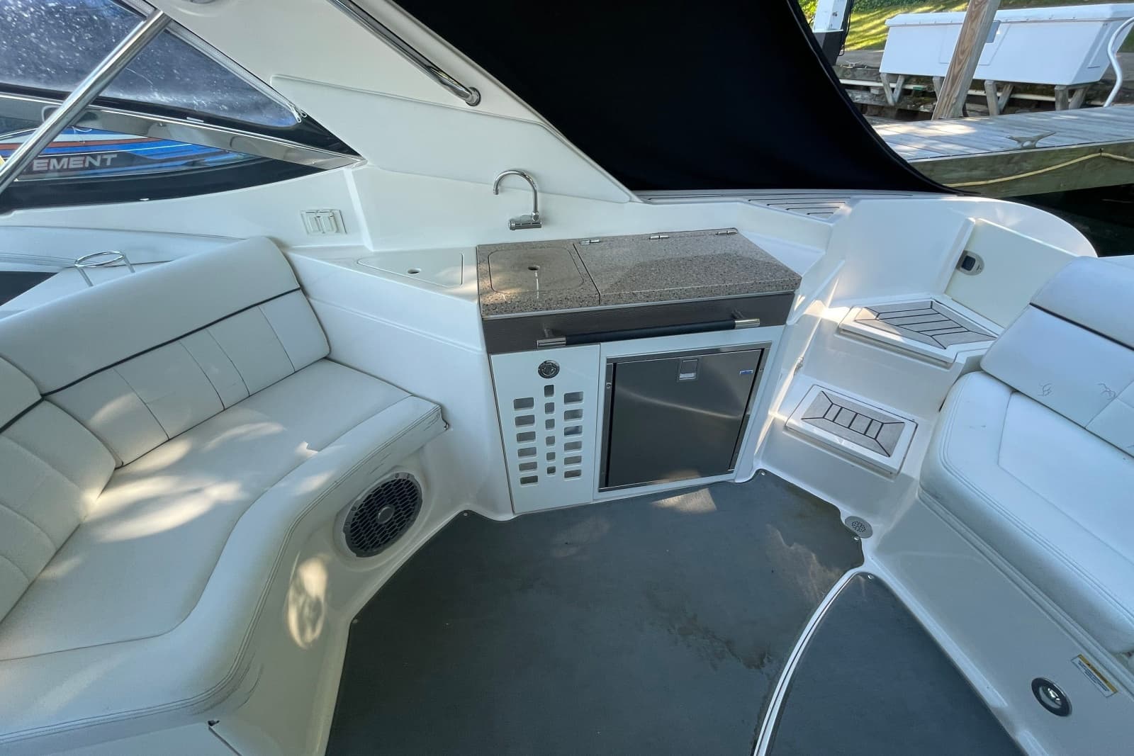 2015 Sea Ray SLX 350