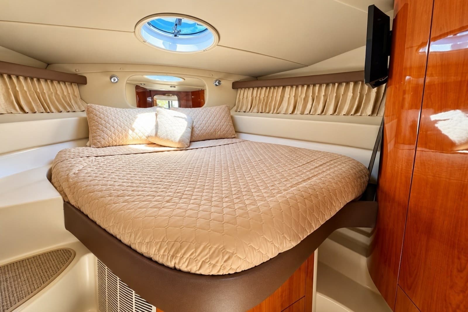 2009 Regal 4080 Sportyacht