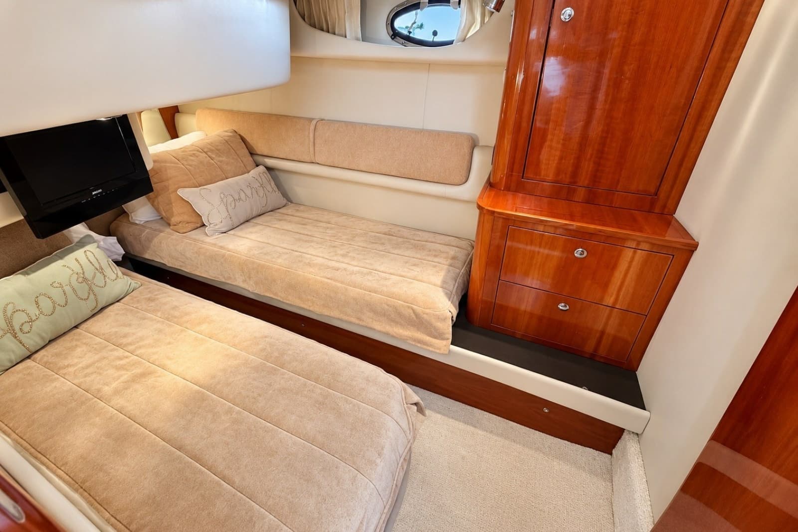 2009 Regal 4080 Sportyacht