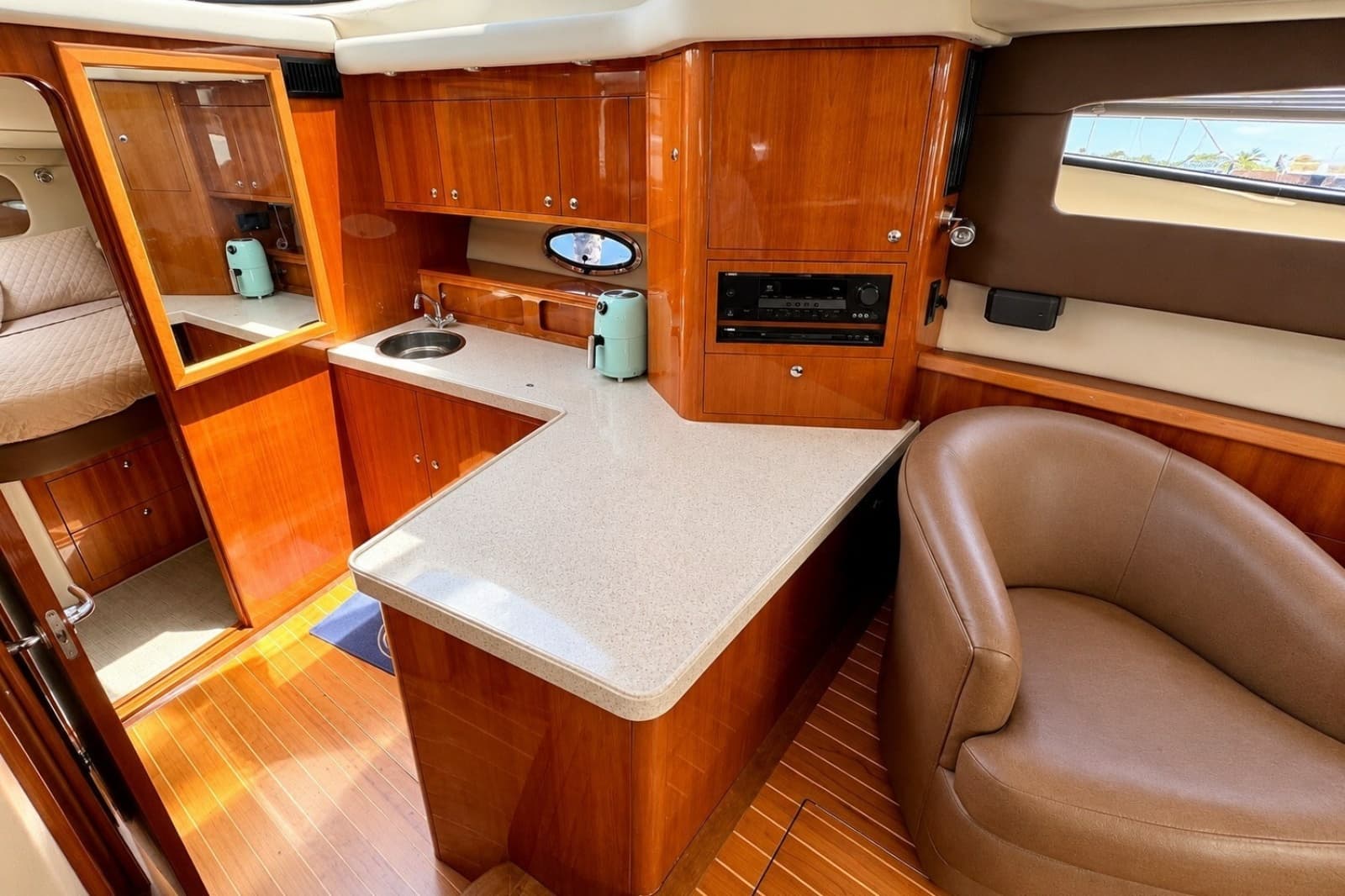 2009 Regal 4080 Sportyacht