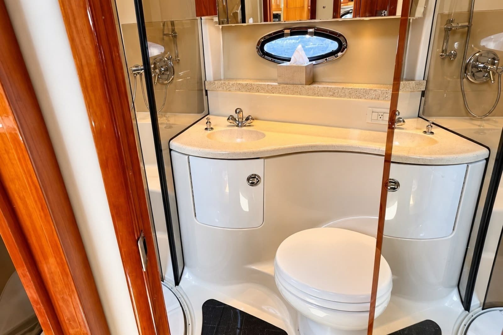 2009 Regal 4080 Sportyacht