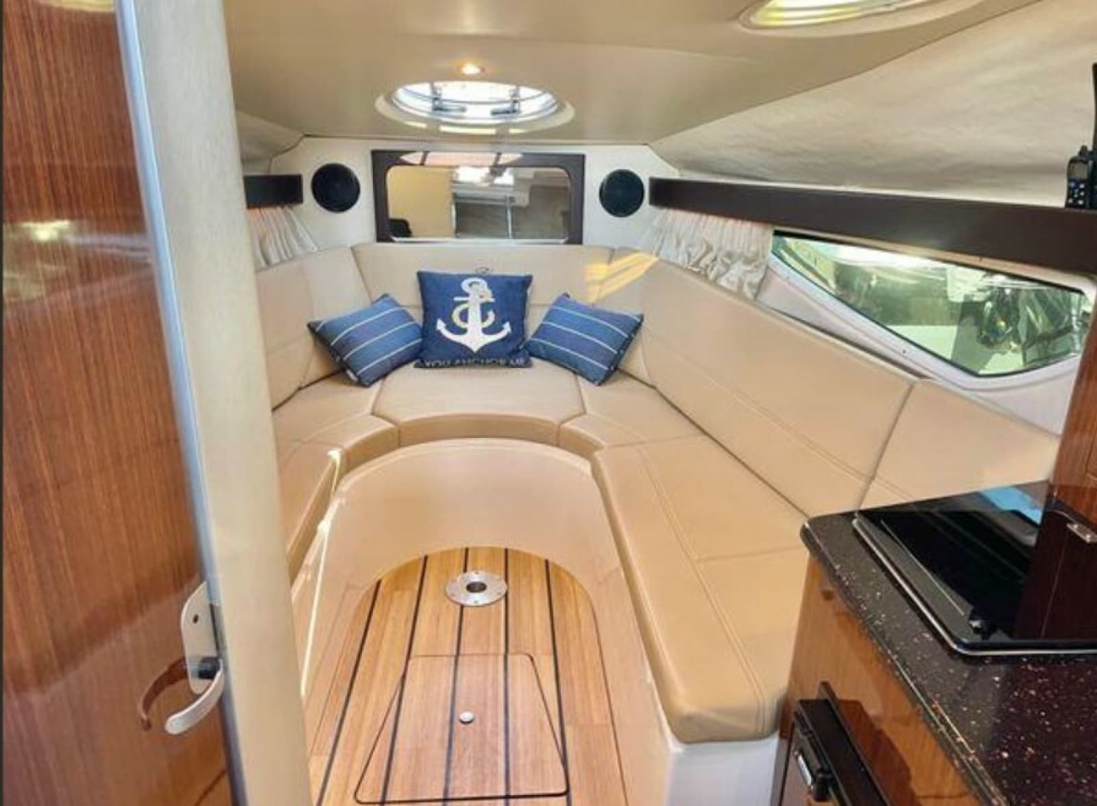 2014 Regal 28 Express