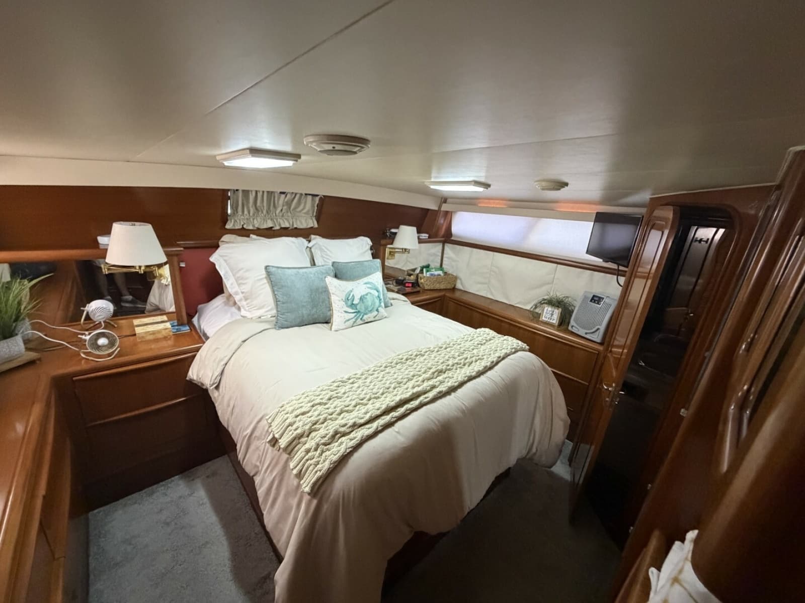 1990 Viking 44 Aft Cabin Motor Yacht