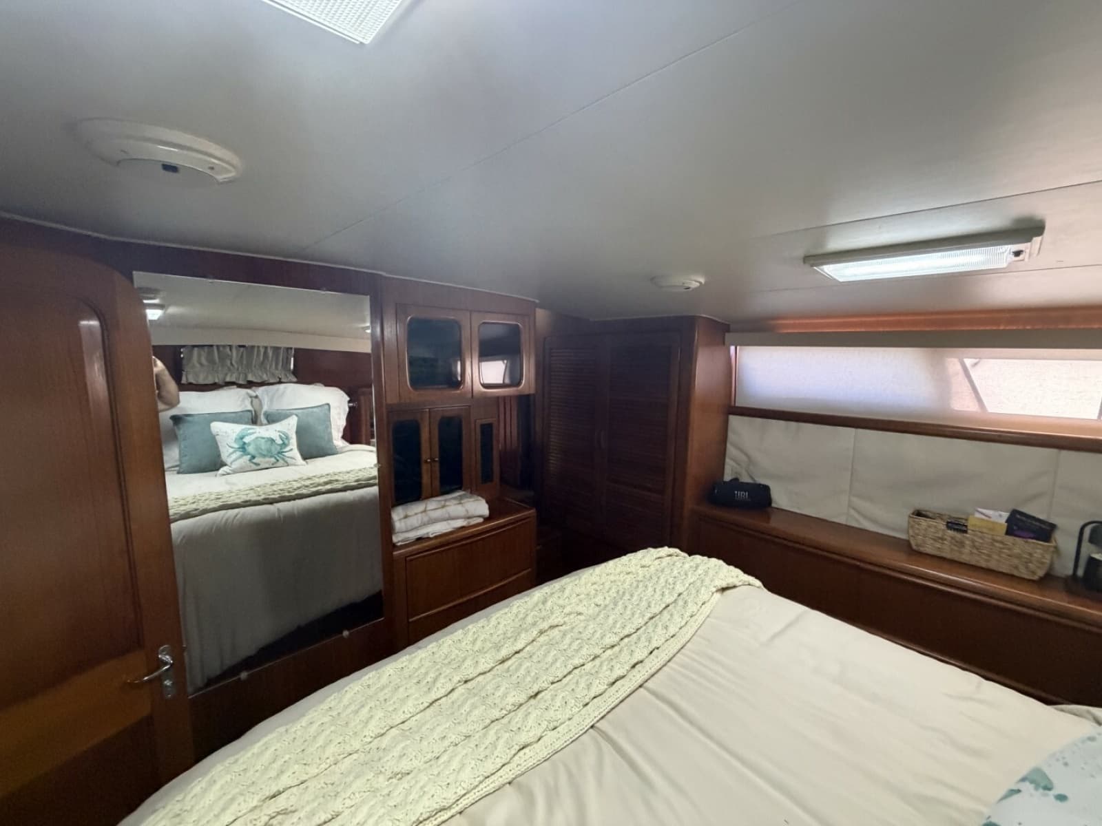 1990 Viking 44 Aft Cabin Motor Yacht
