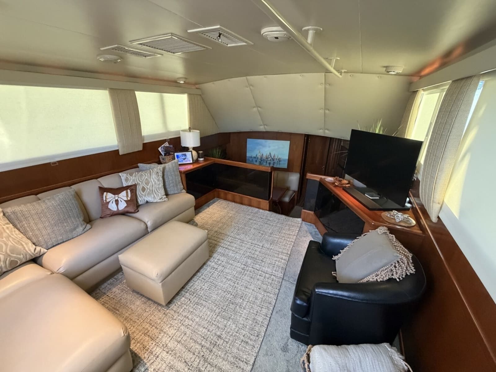 1990 Viking 44 Aft Cabin Motor Yacht