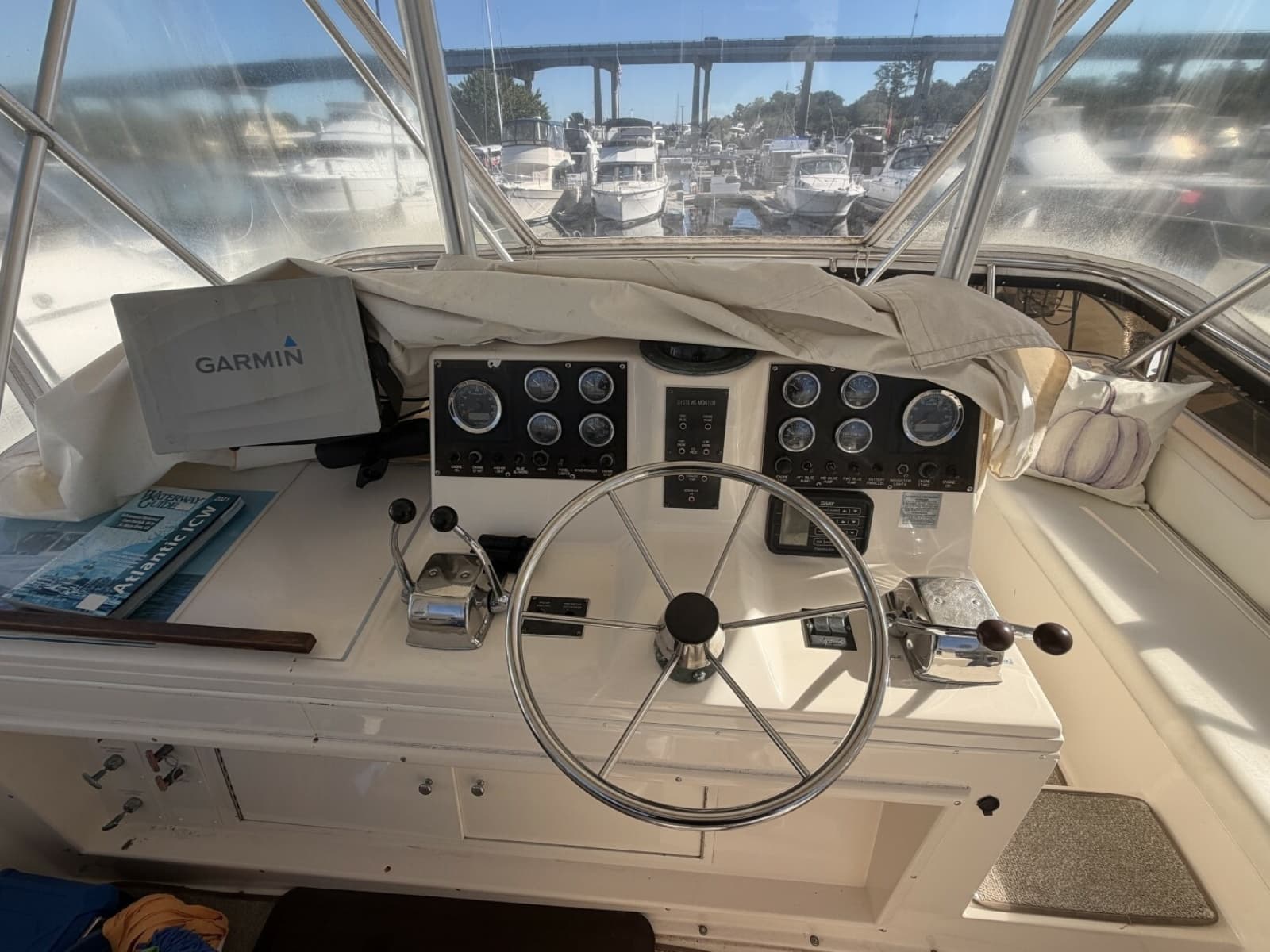 1990 Viking 44 Aft Cabin Motor Yacht