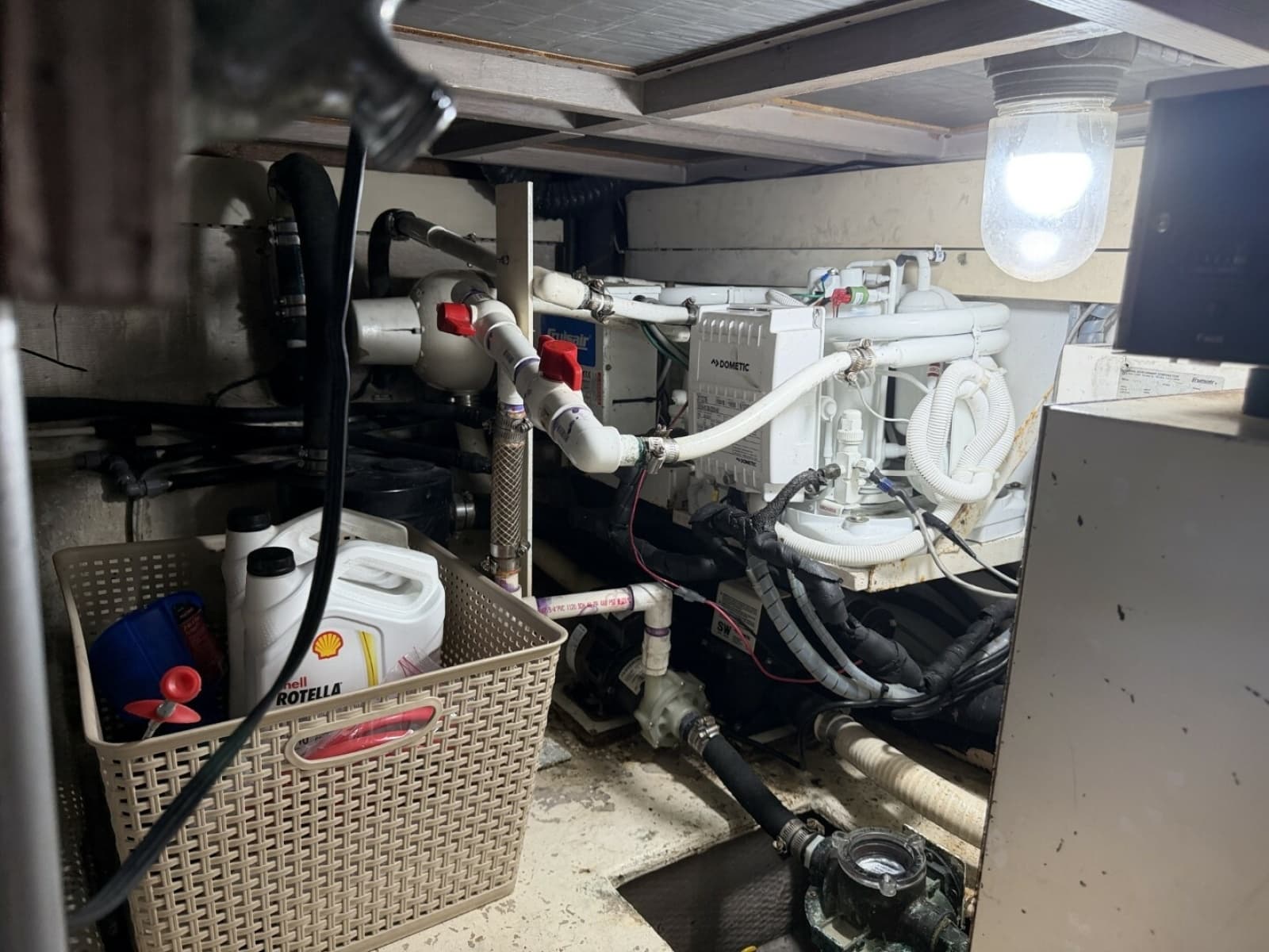 1990 Viking 44 Aft Cabin Motor Yacht