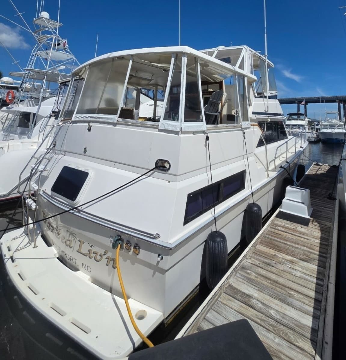 1990 Viking 44 Aft Cabin Motor Yacht