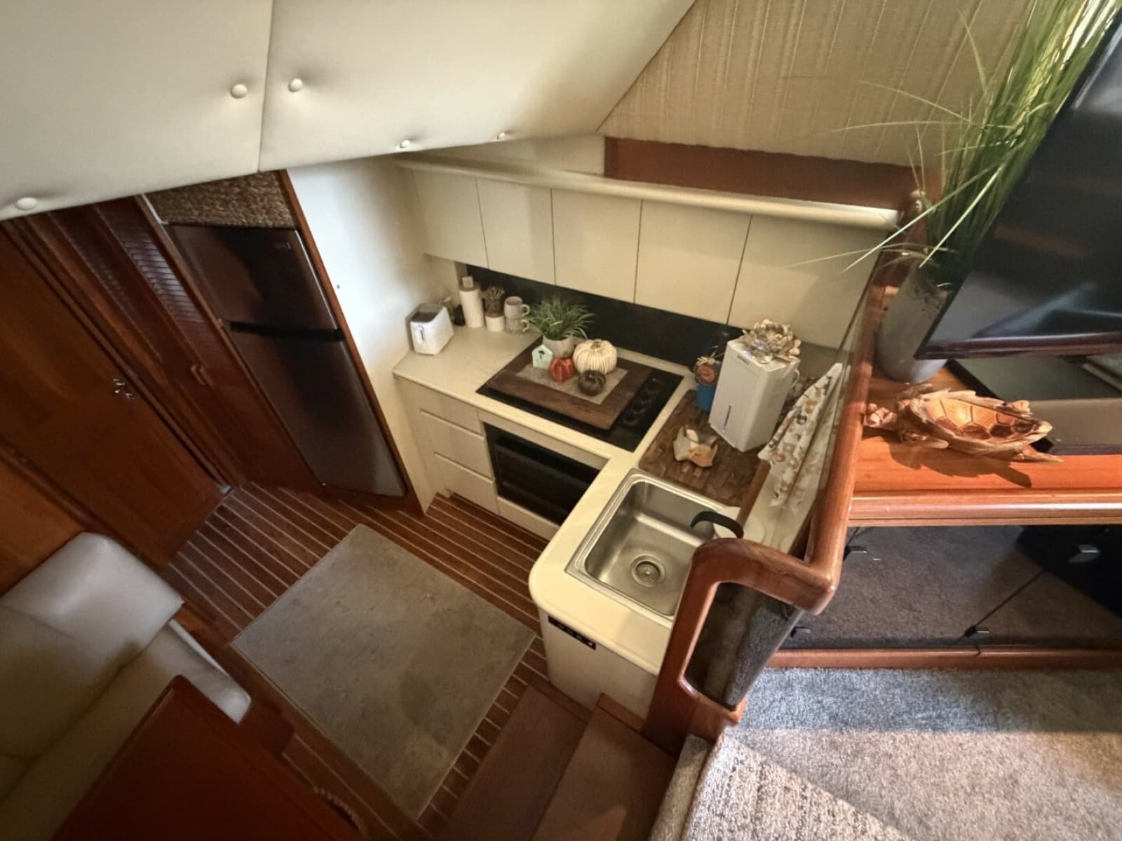 1990 Viking 44 Aft Cabin Motor Yacht