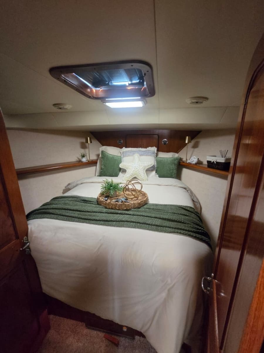 1990 Viking 44 Aft Cabin Motor Yacht