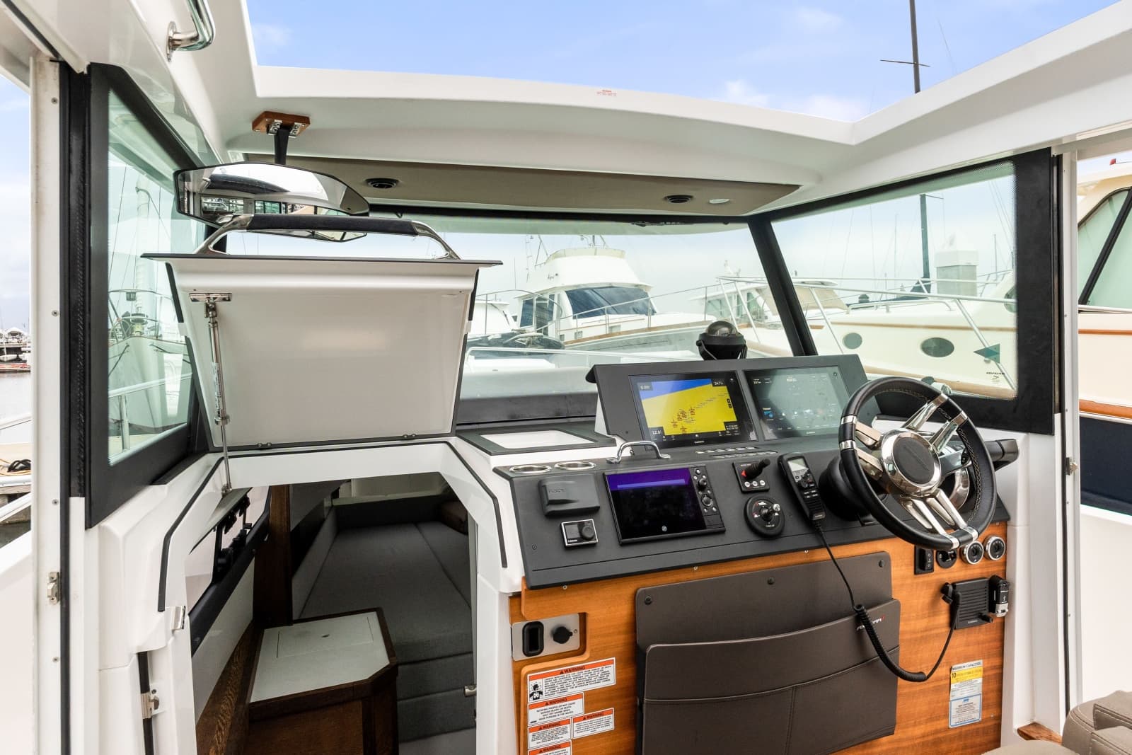 2019 Axopar 37 Cabin