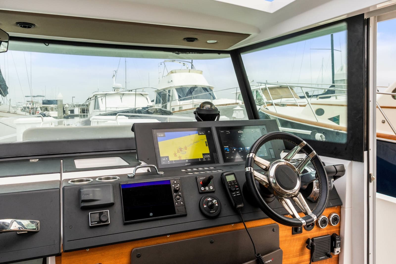 2019 Axopar 37 Cabin