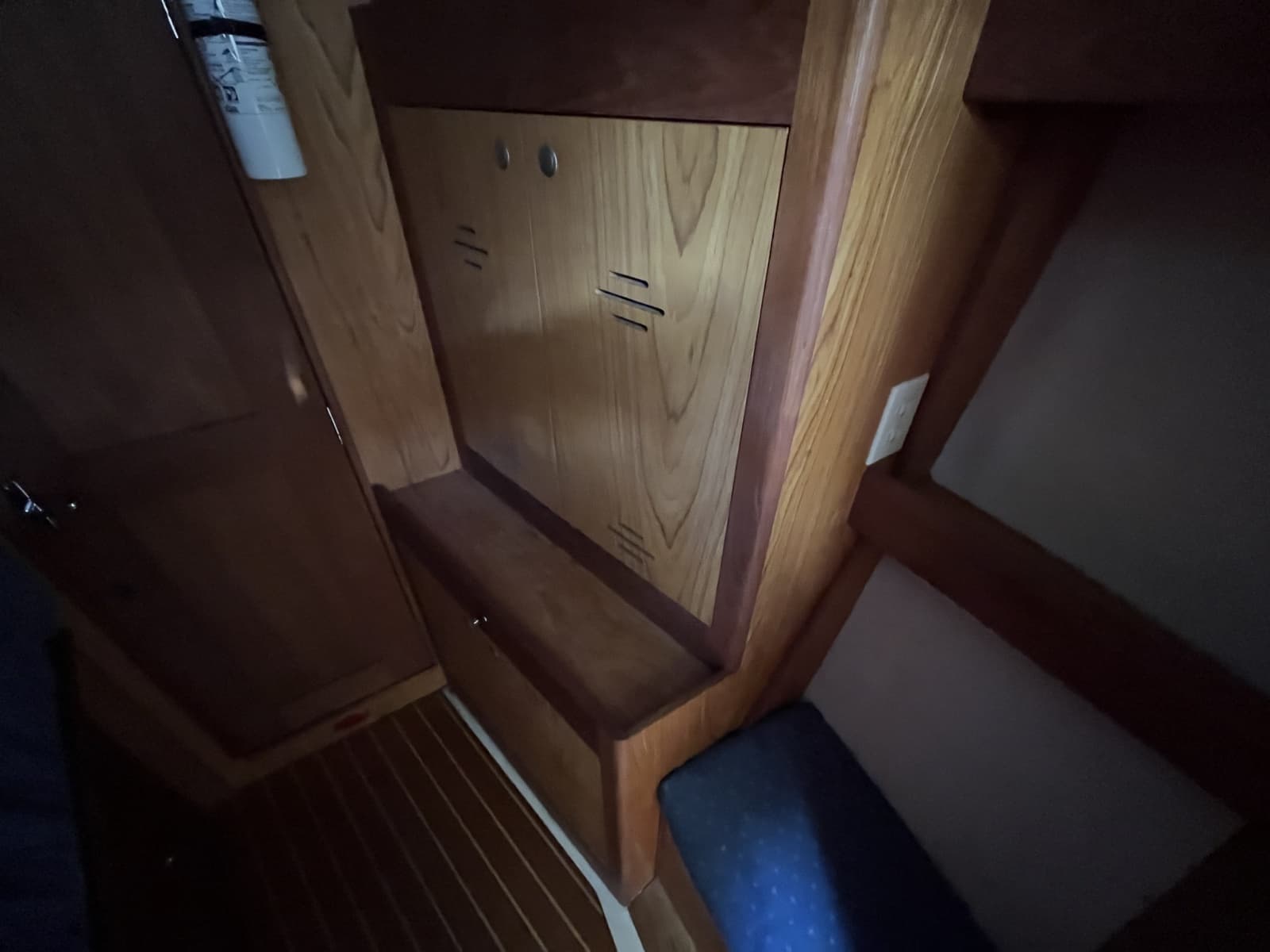 2000 Hunter 410