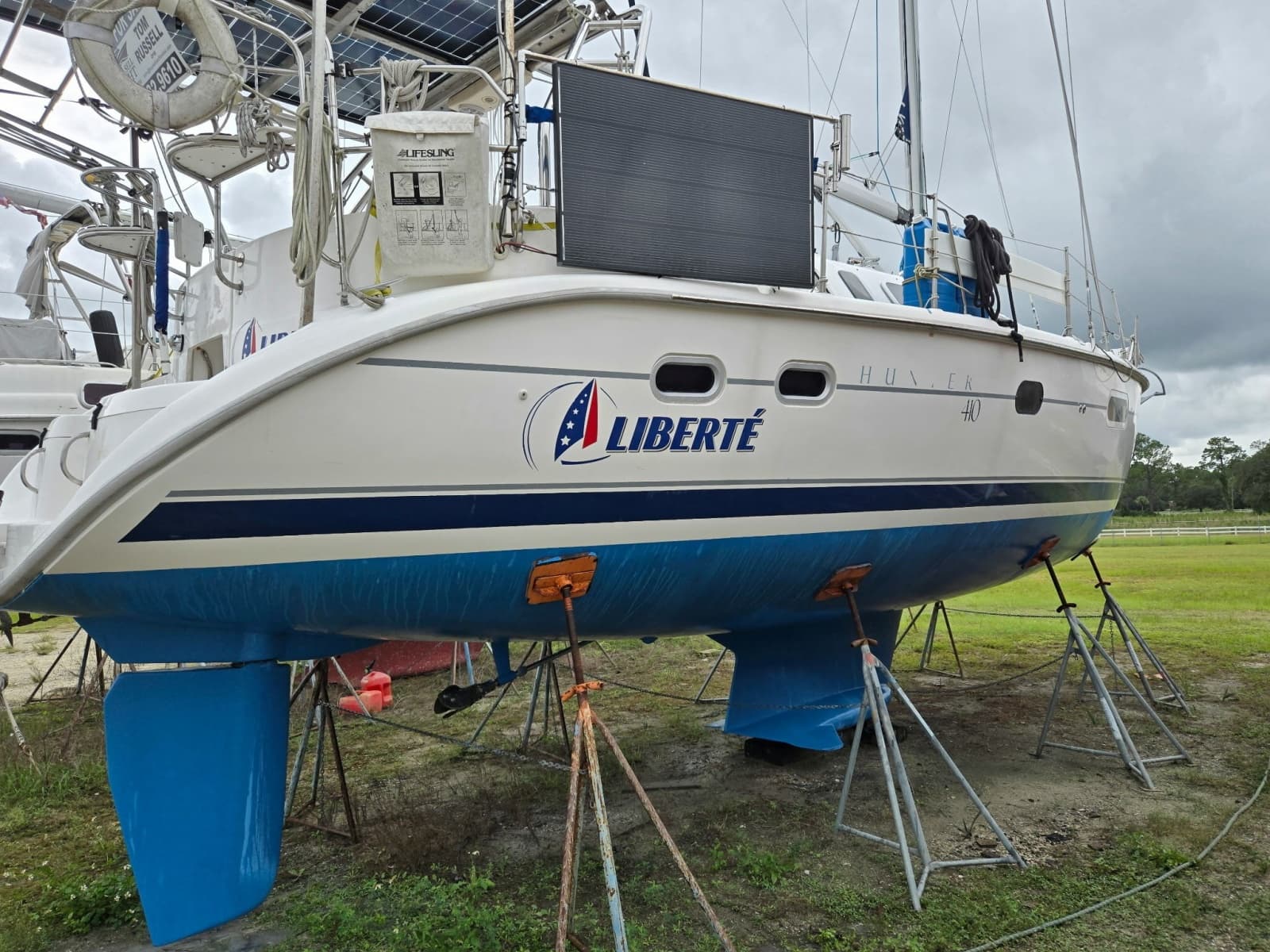 2000 Hunter 410