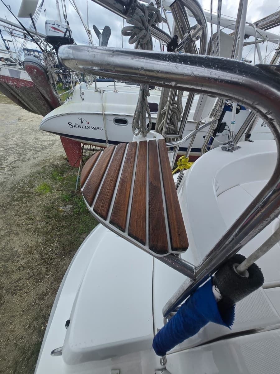 2000 Hunter 410