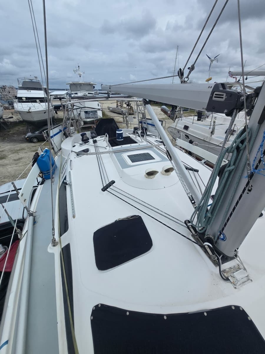 2000 Hunter 410