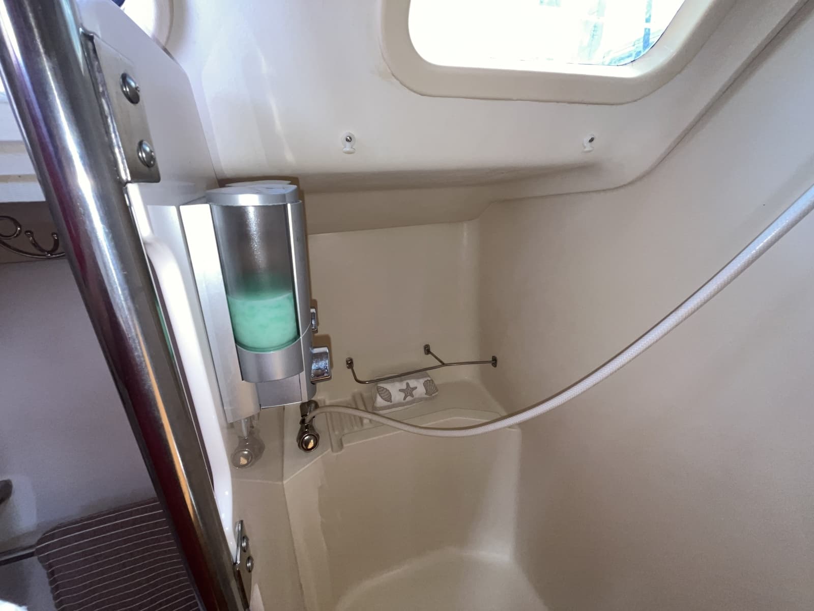 2000 Hunter 410