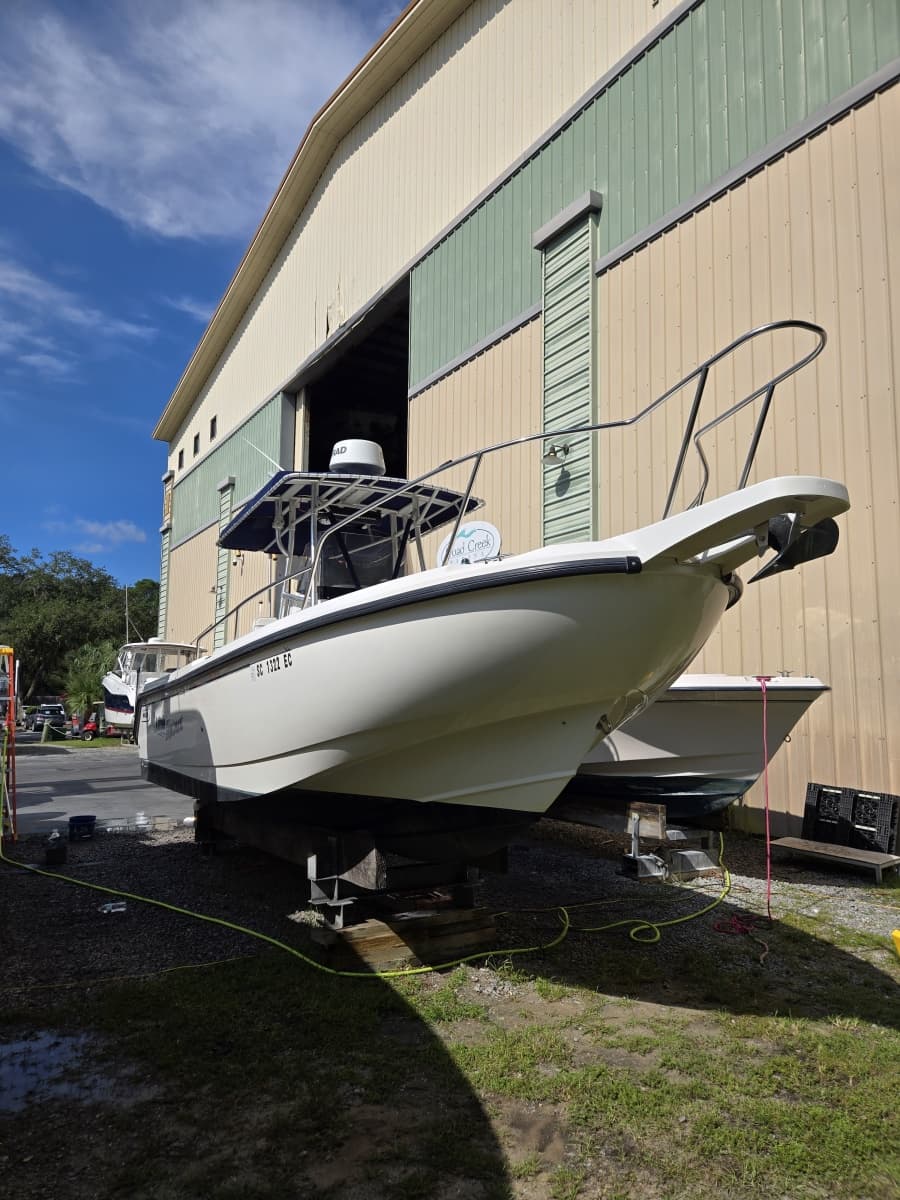 2000 Boston Whaler Outrage