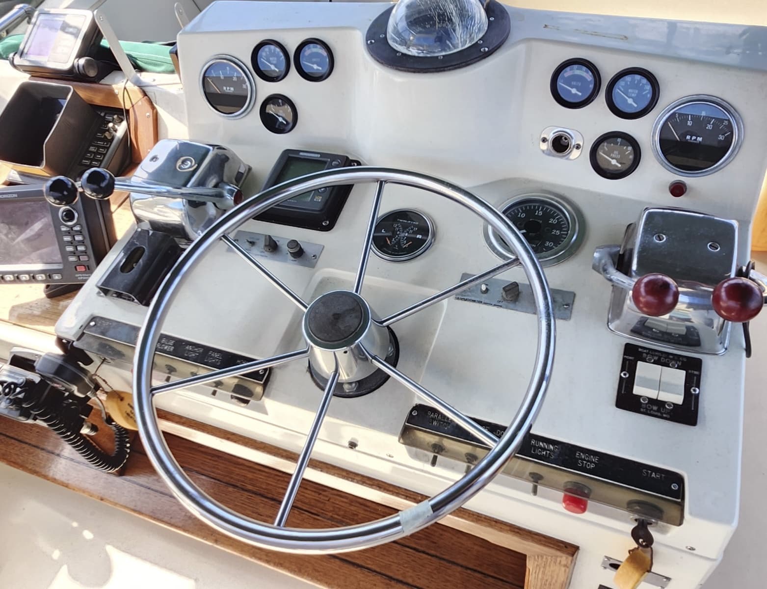 1977 Viking 43 DC