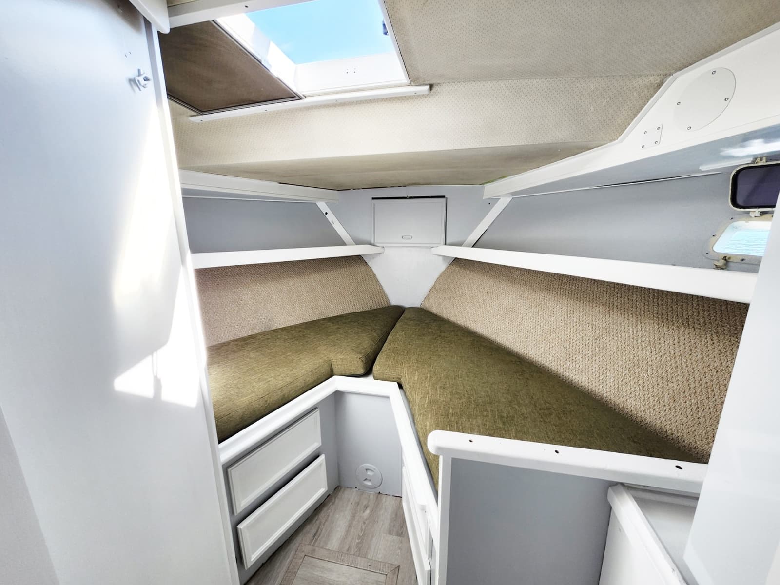1977 Viking 43 DC
