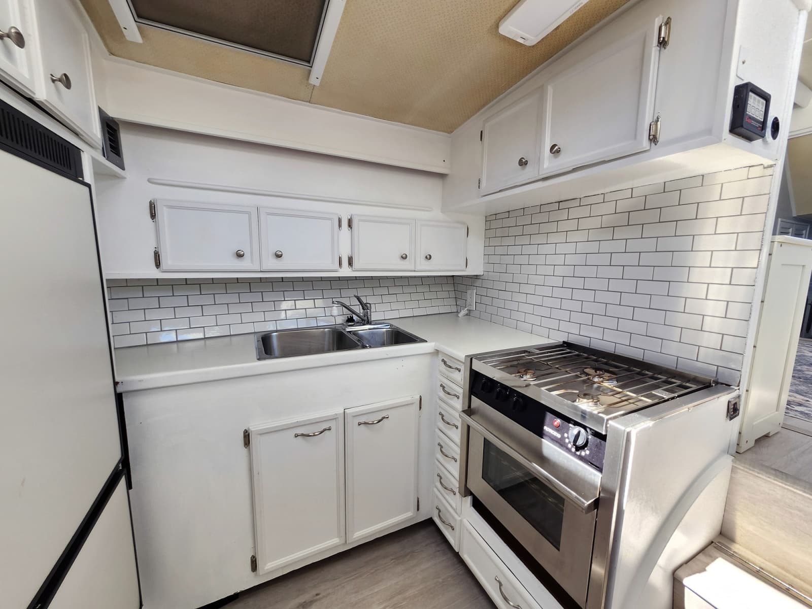 1977 Viking 43 DC
