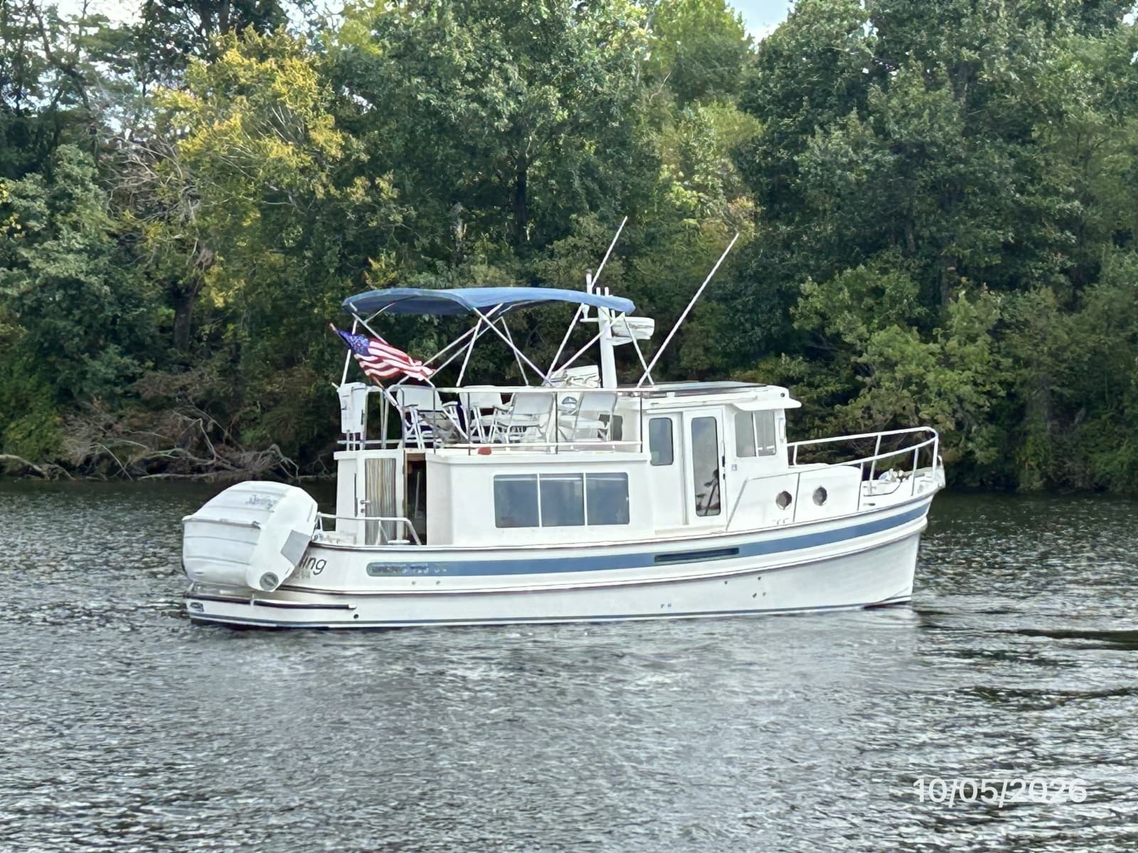 34' Nordic Tugs starboard aft profile