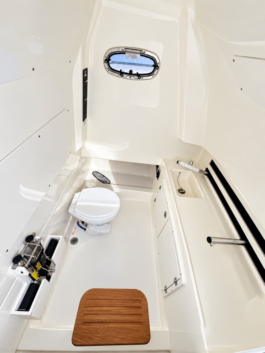 2024 Boston Whaler 330 Outrage