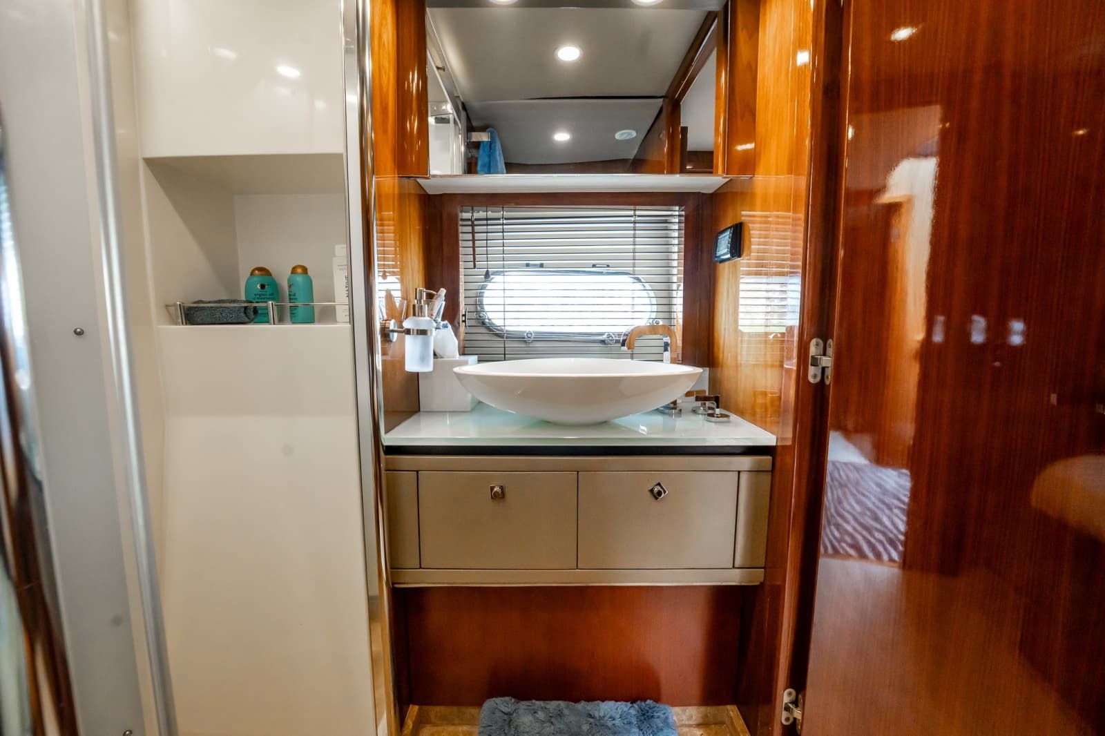 2009 Sunseeker Predator 84