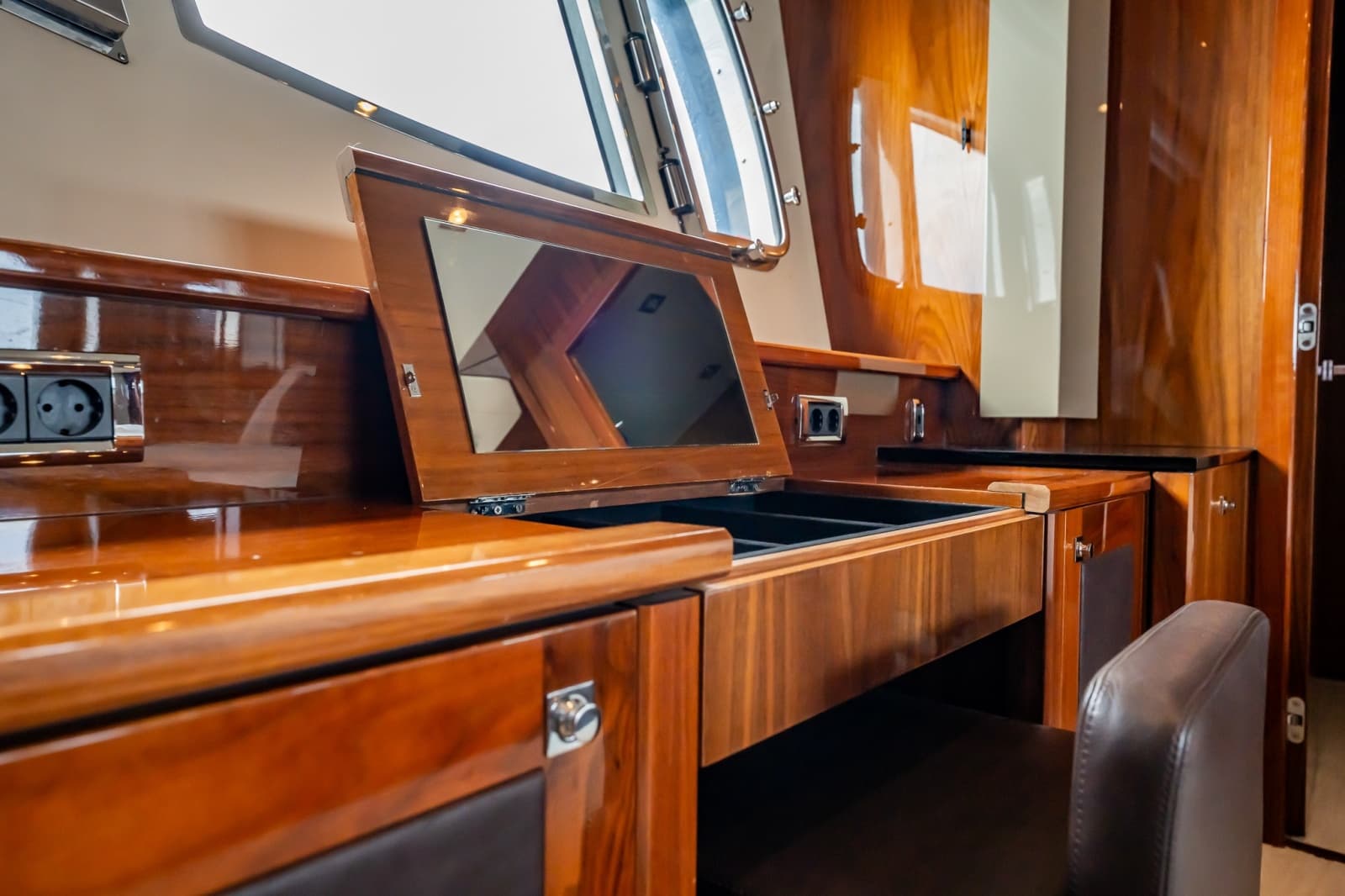 2009 Sunseeker Predator 84
