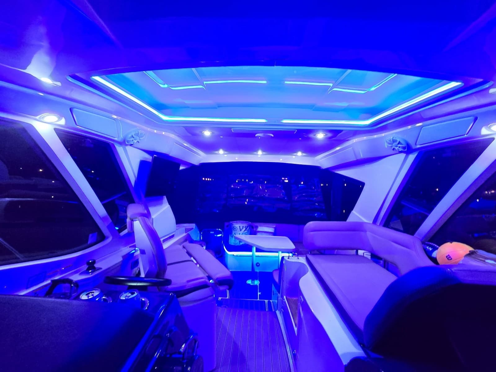 2017 Sea Ray 350 Sundancer Coupe