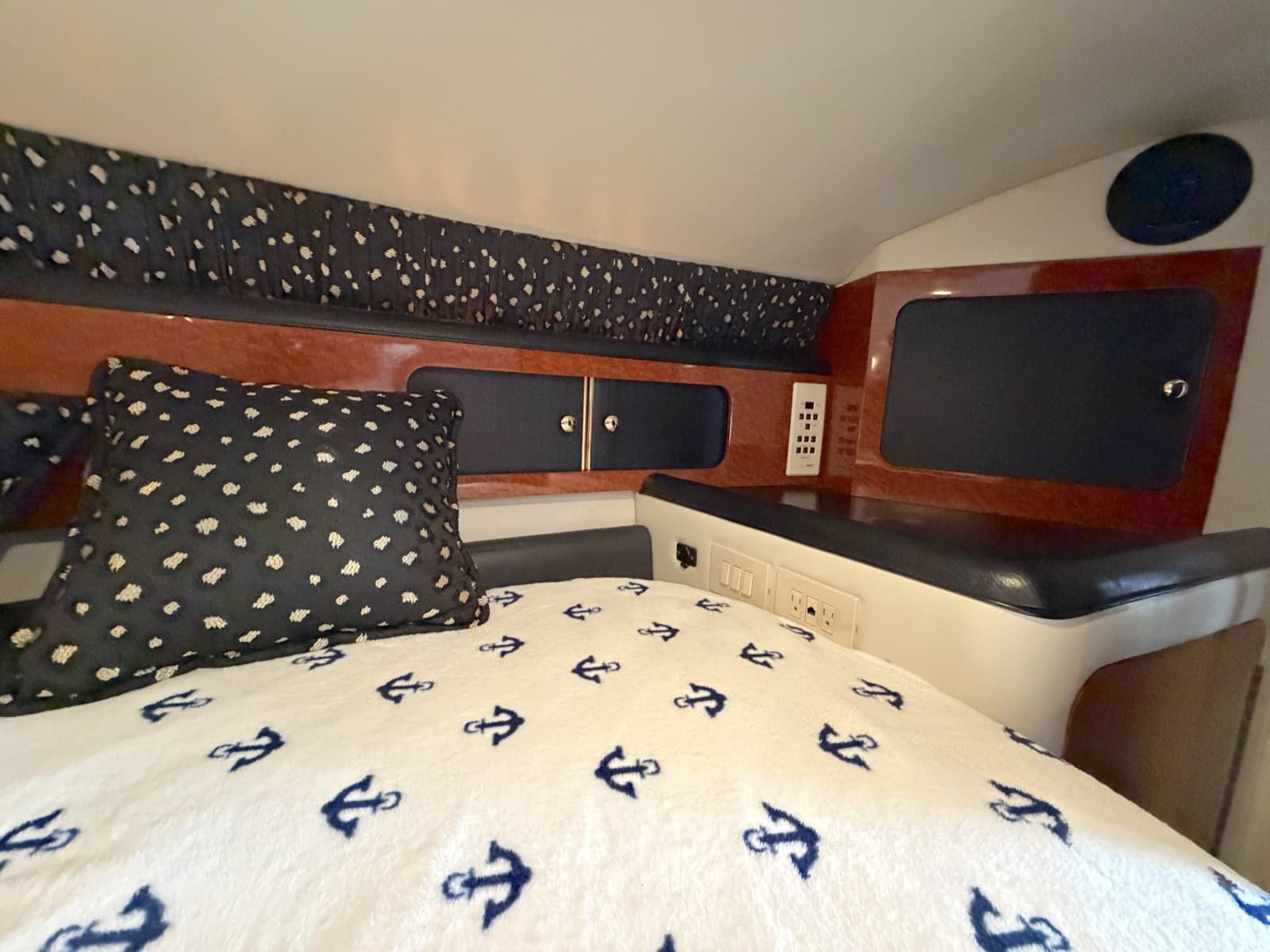 2002 Wellcraft 3700 Martinique