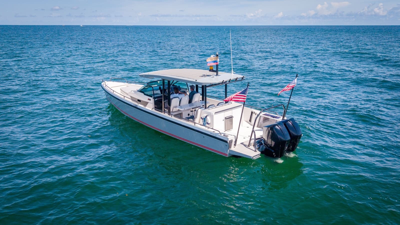2020 Axopar 37 Sun-Top