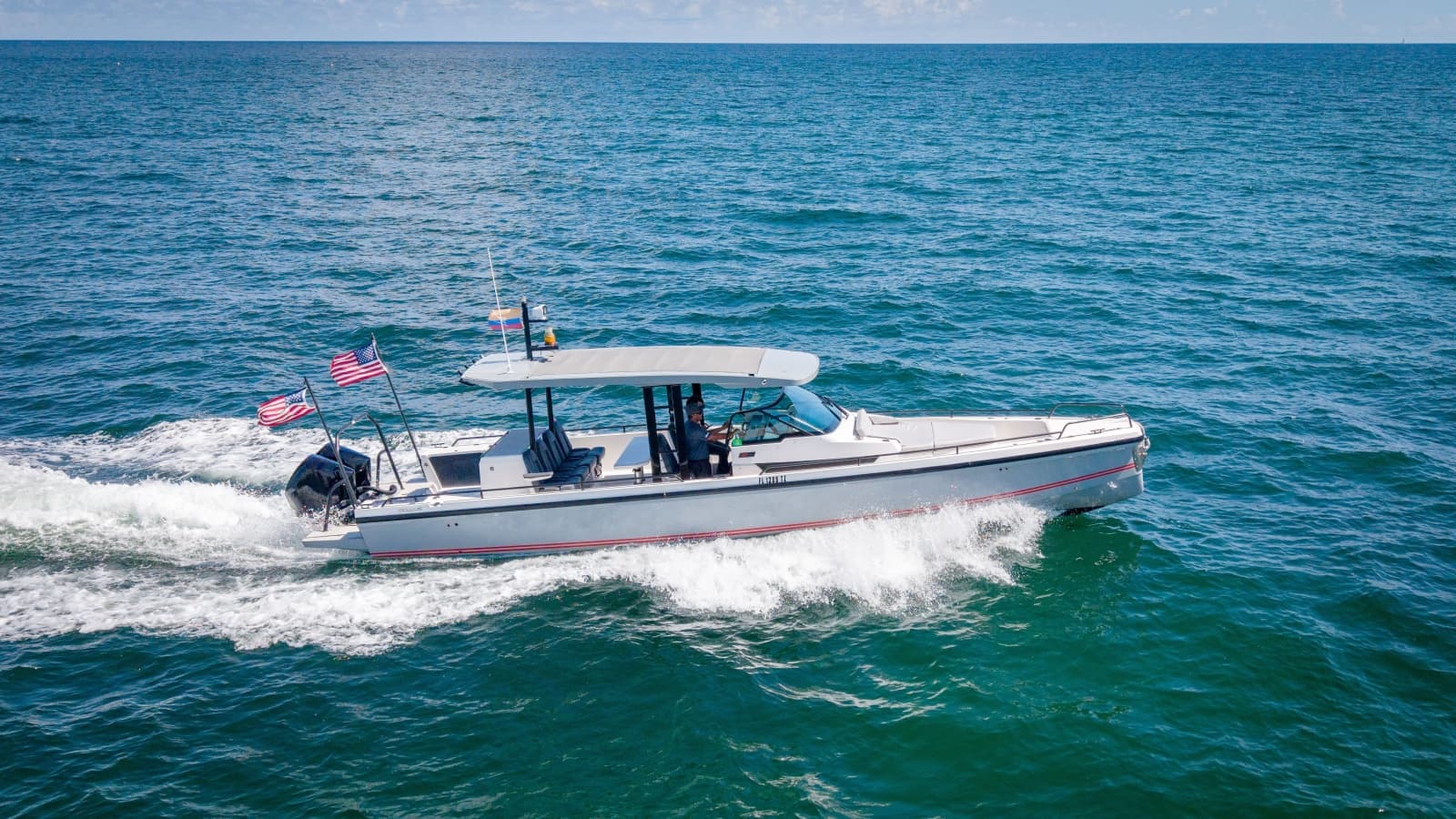 2020 Axopar 37 Sun-Top