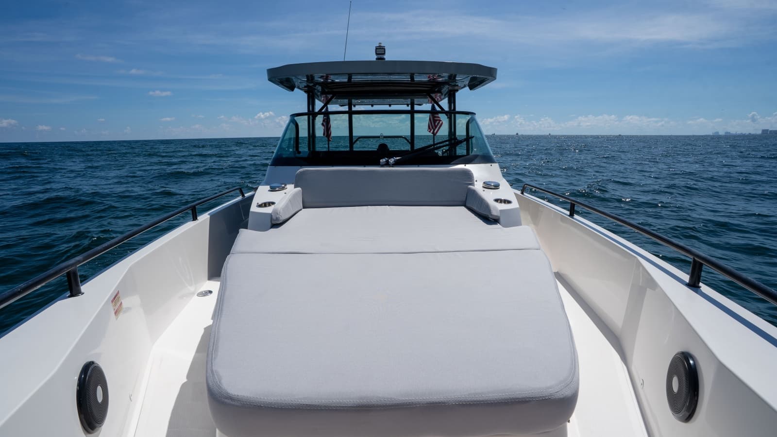 2020 Axopar 37 Sun-Top