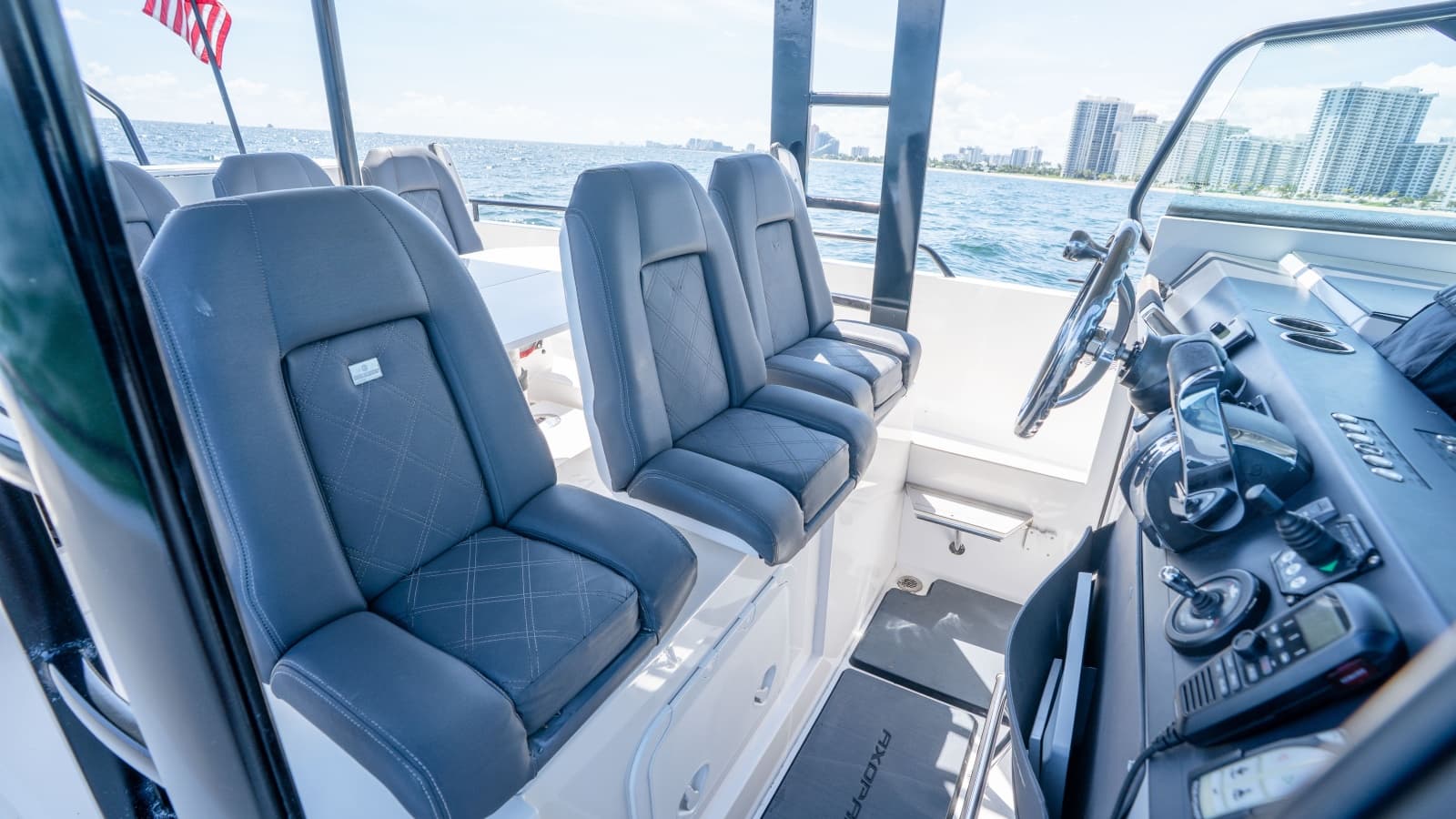 2020 Axopar 37 Sun-Top