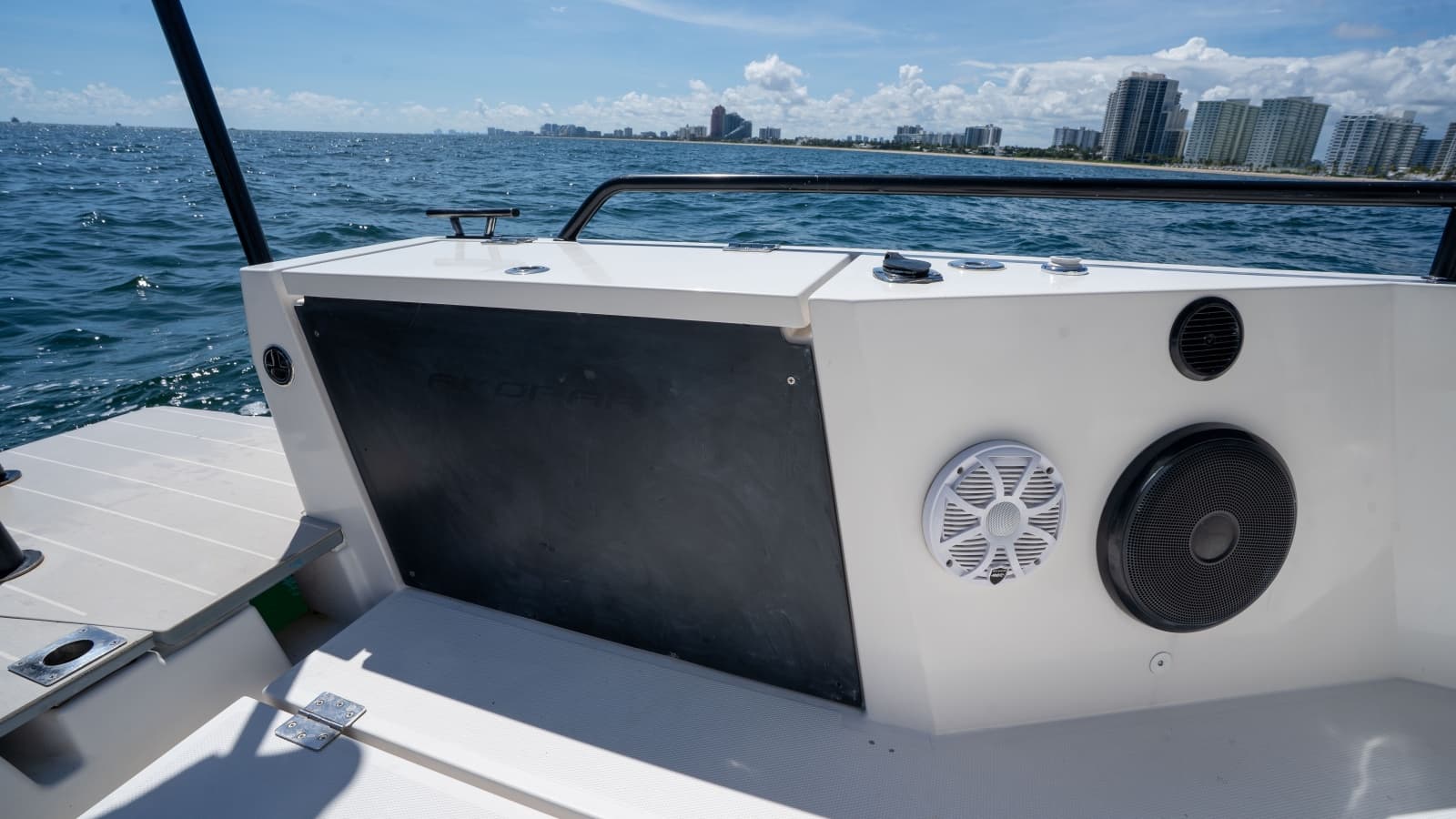2020 Axopar 37 Sun-Top
