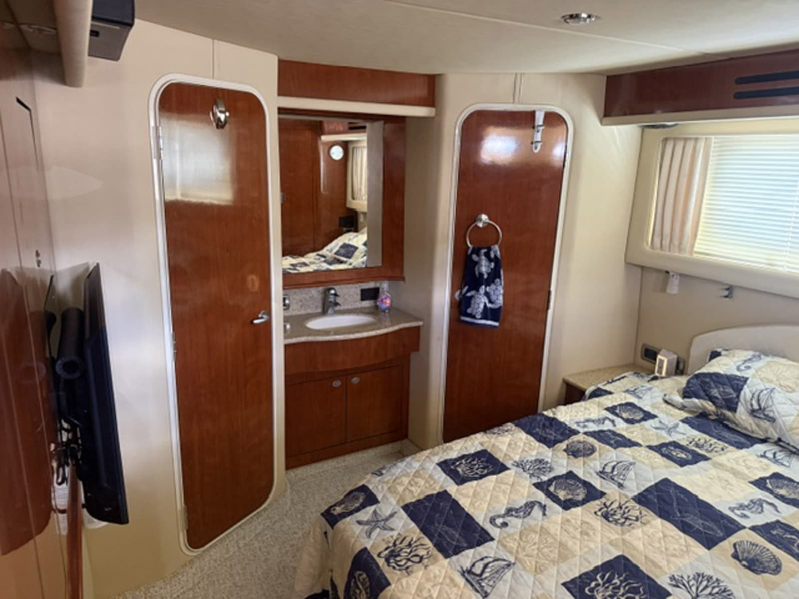 2004 Sea Ray 390 Motor Yacht