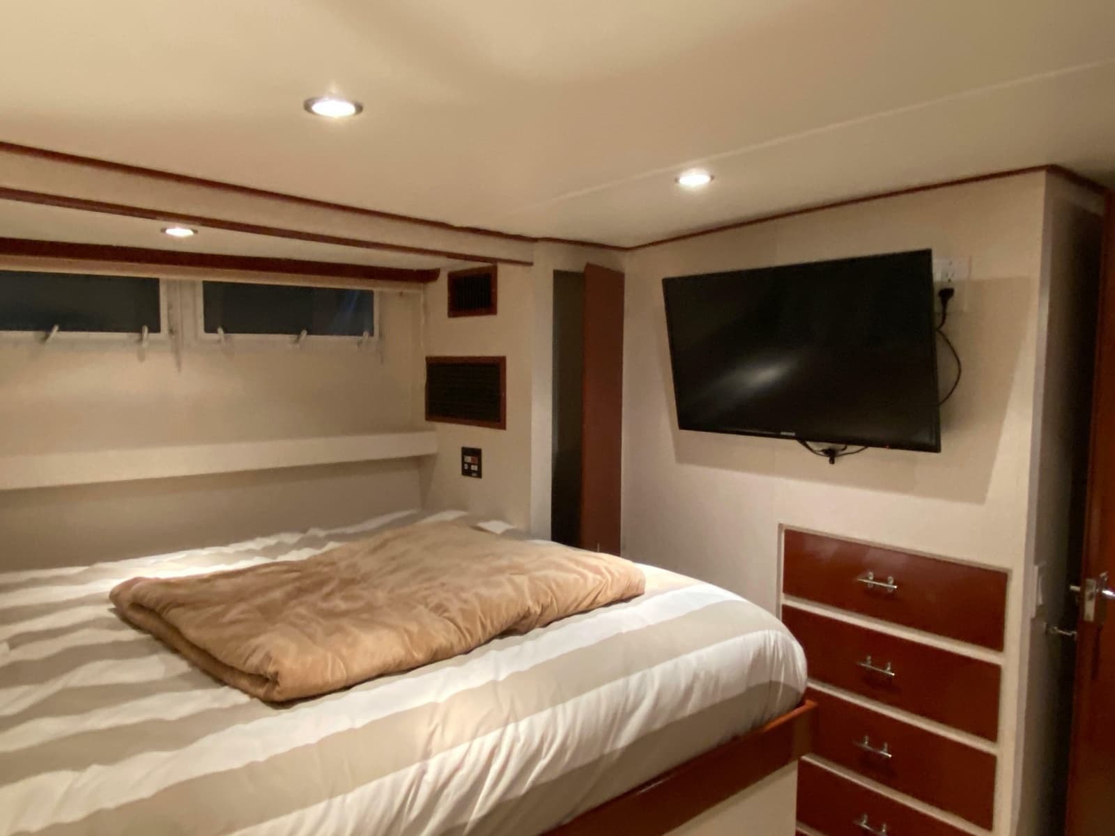 1973 Chris-Craft 47 Commander