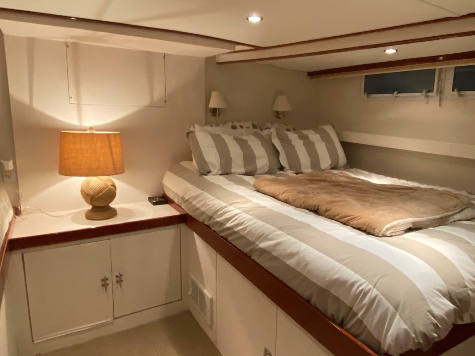 1973 Chris-Craft 47 Commander