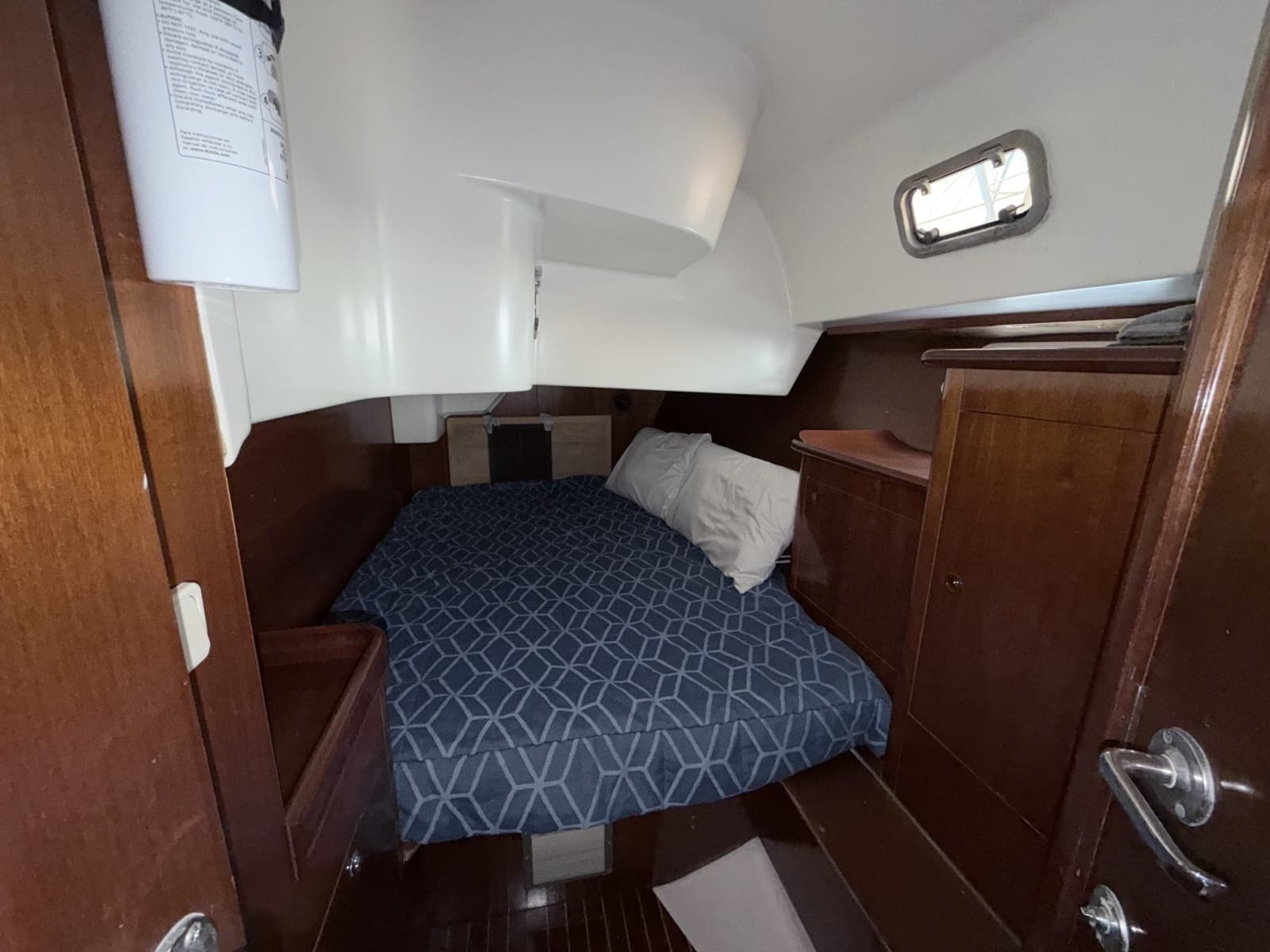 Aft Port Cabin