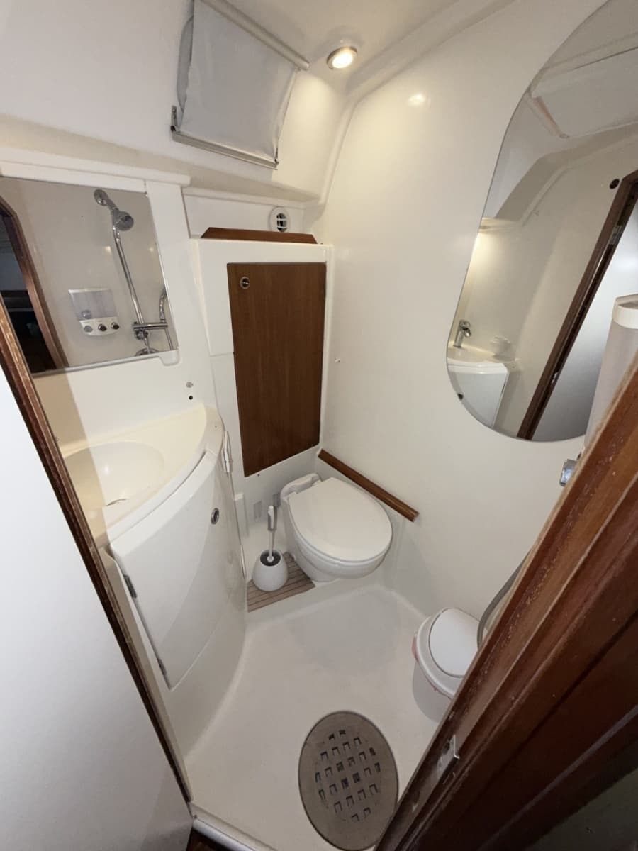 Forward Ensuite Head
