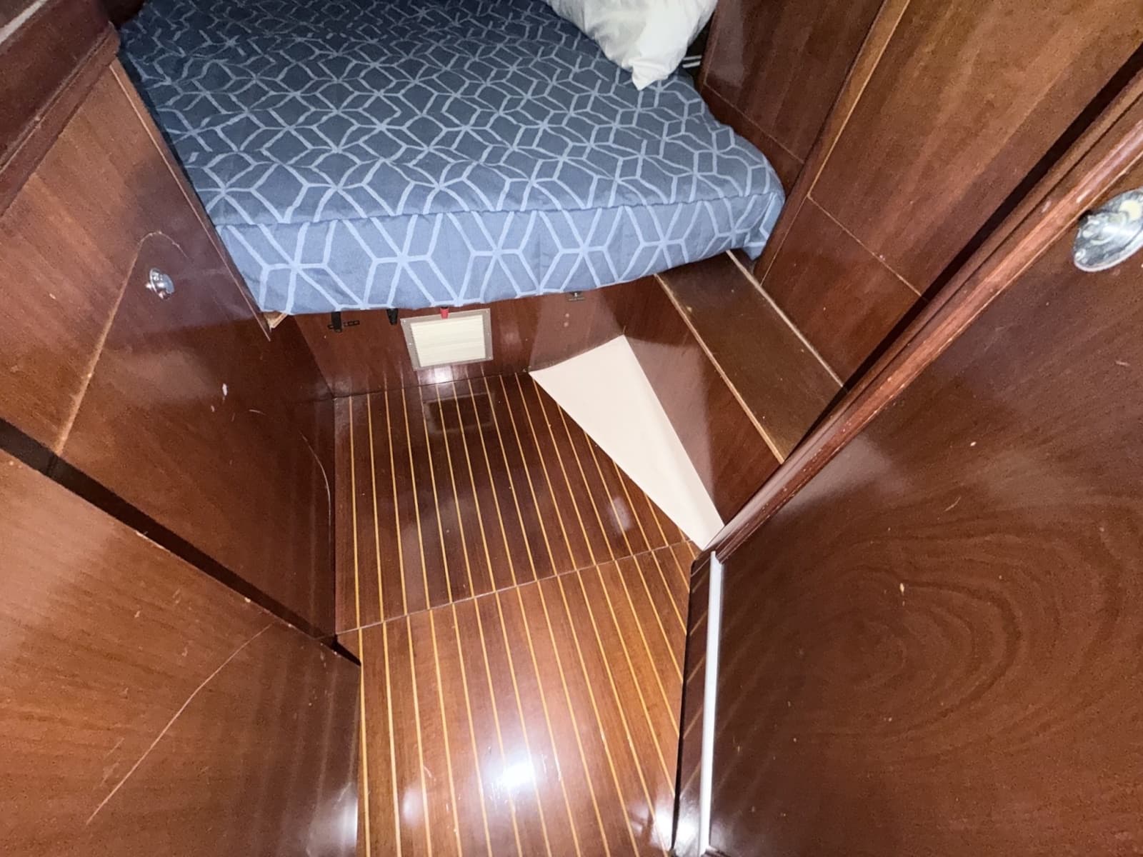 Aft Port Cabin