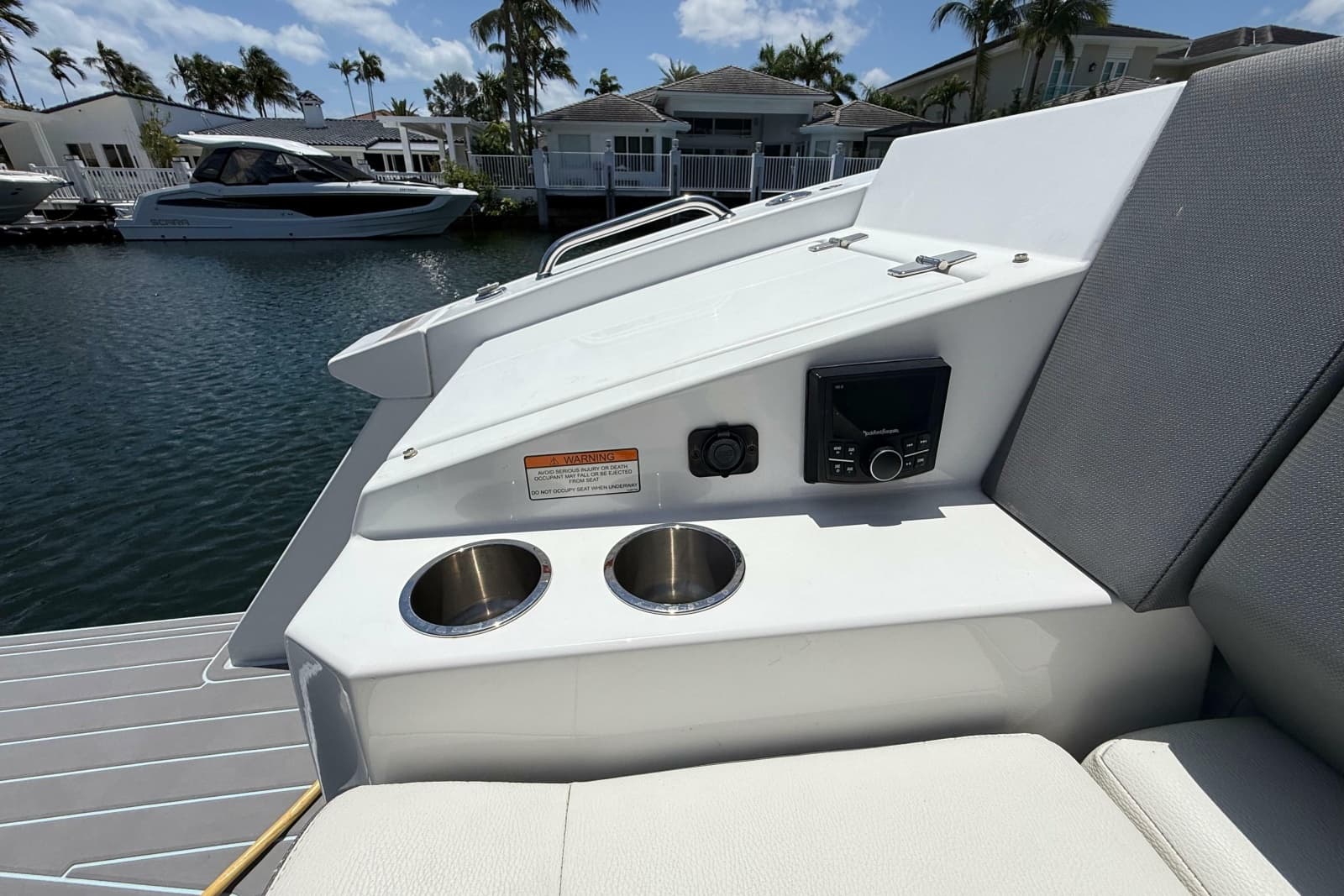 2021 Cruisers Yachts 38 GLS OB