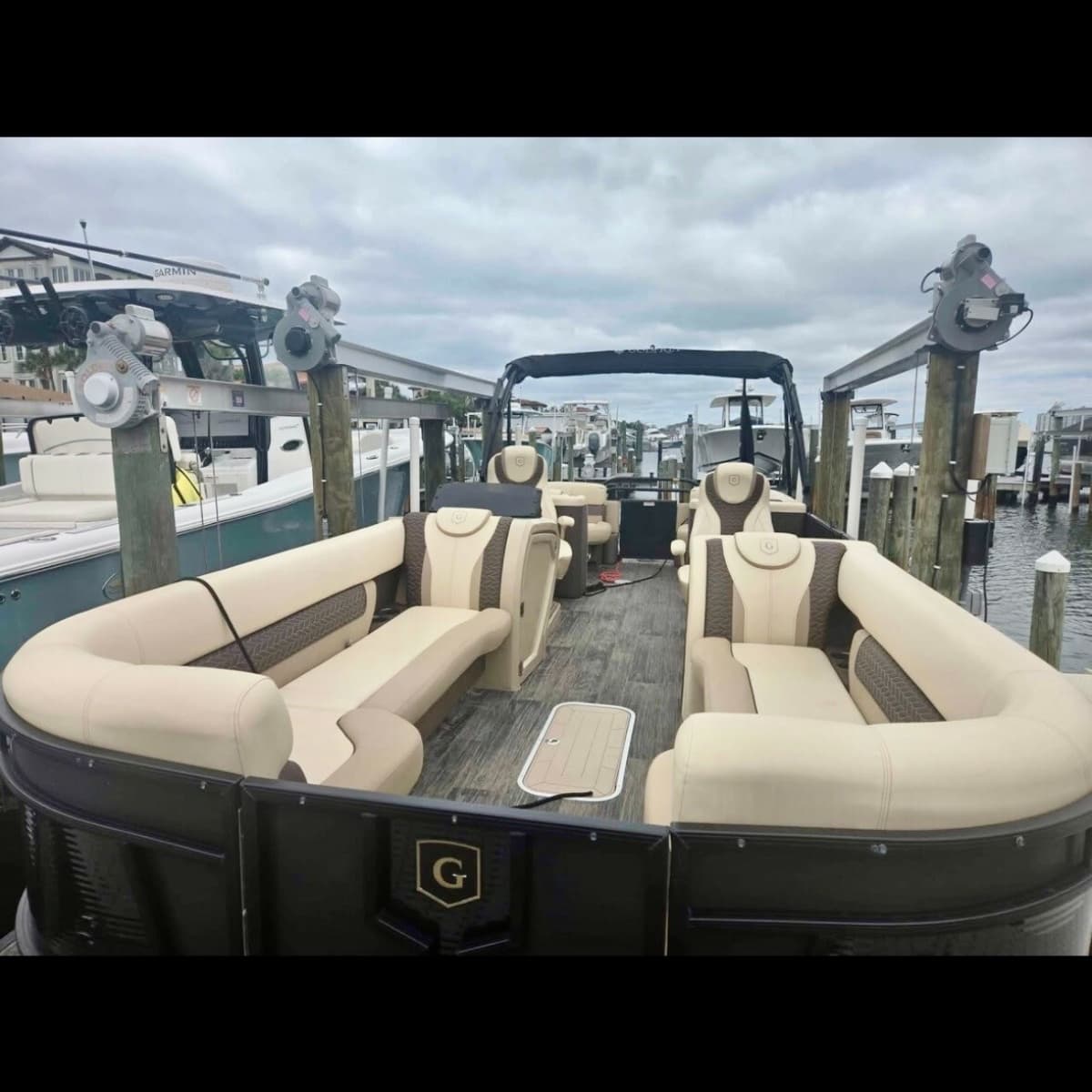 2022 Godfrey Monaco 255 SB