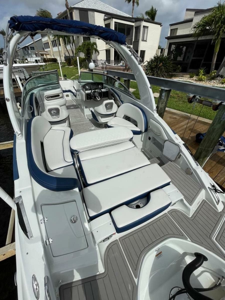 2021 Crownline 270 XSS
