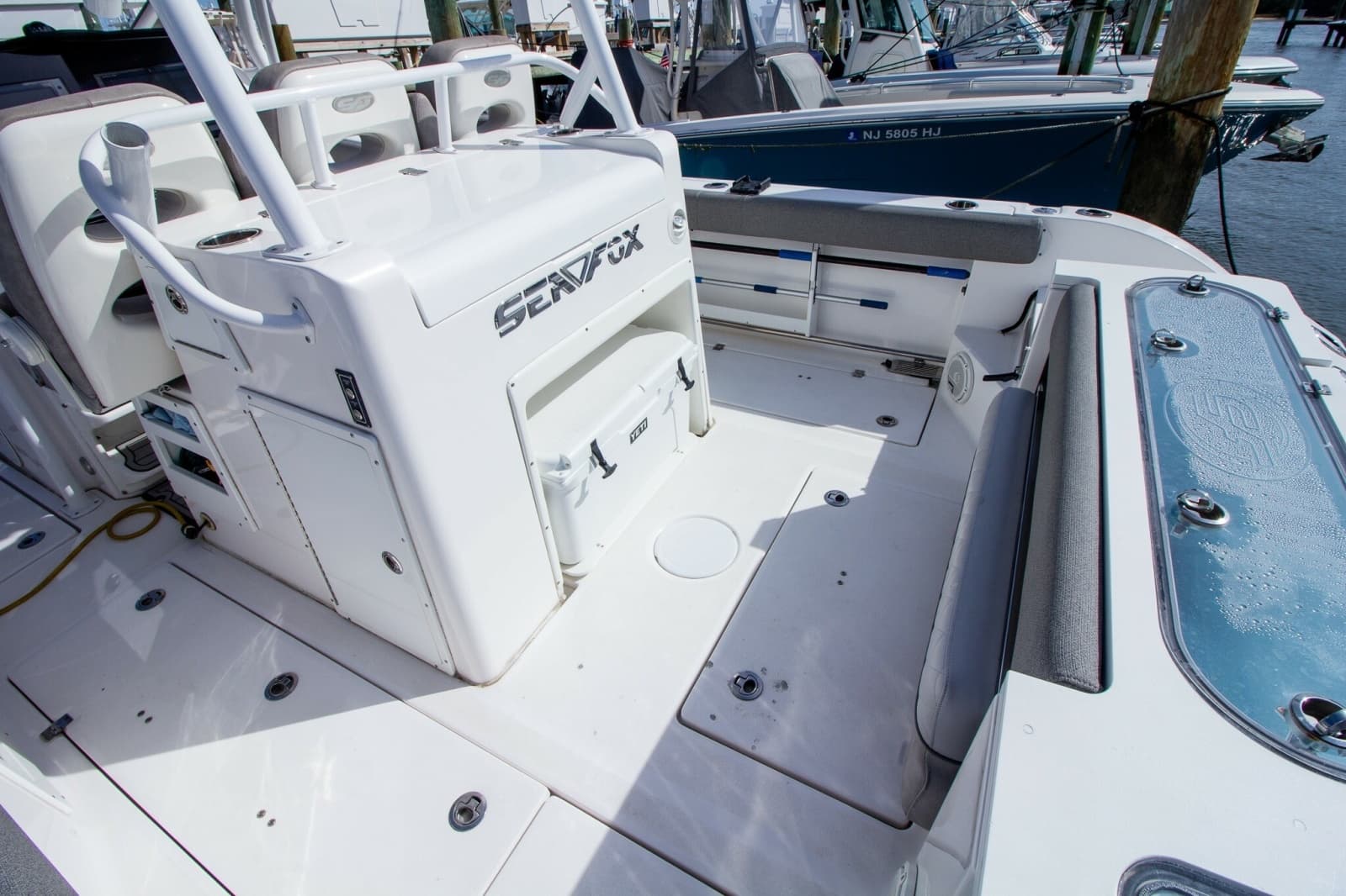 2019 Sea Fox 328 Commander